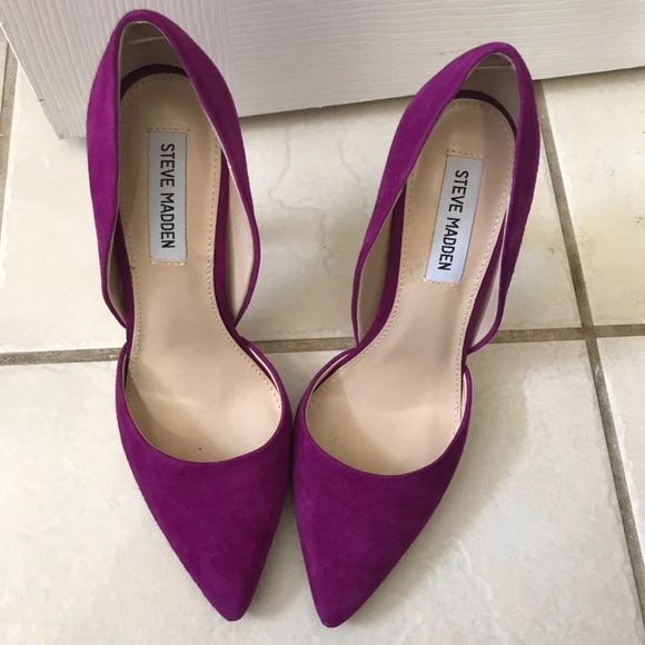 !SOLD! Steve Madden Suede Pointed Toe Heels - Picture 1 of 6